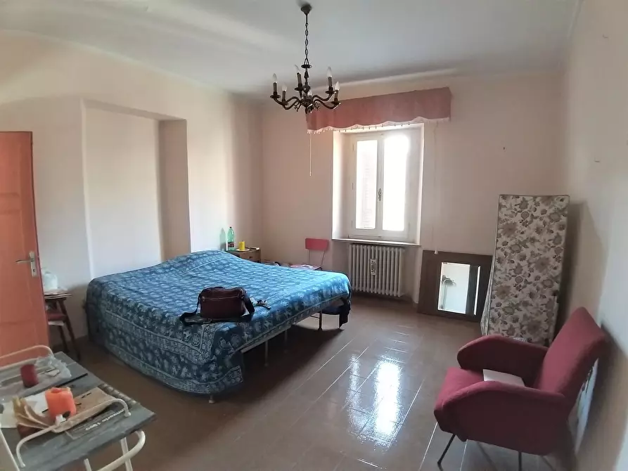 Immagine 14 di Quadrilocale in vendita  in Piazza Cesare Caporali 4 a Castiglione Del Lago