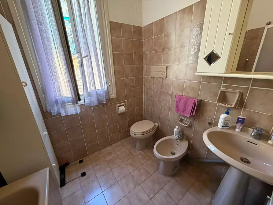 Immagine 22 di Quadrilocale in vendita  in Via Martiri della Libertà 330 a San Remo