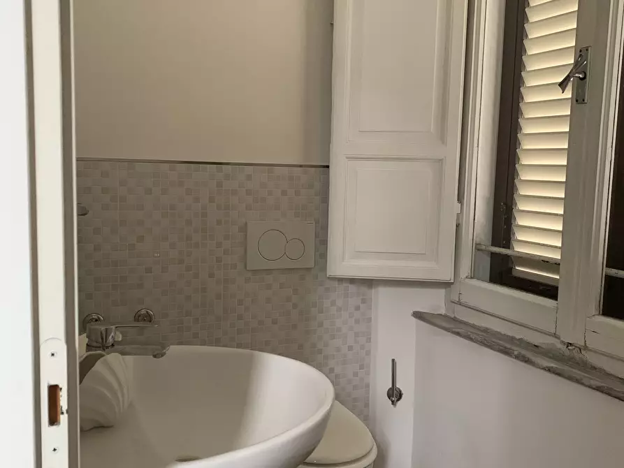 Immagine 9 di Bilocale in affitto  a Pietrasanta