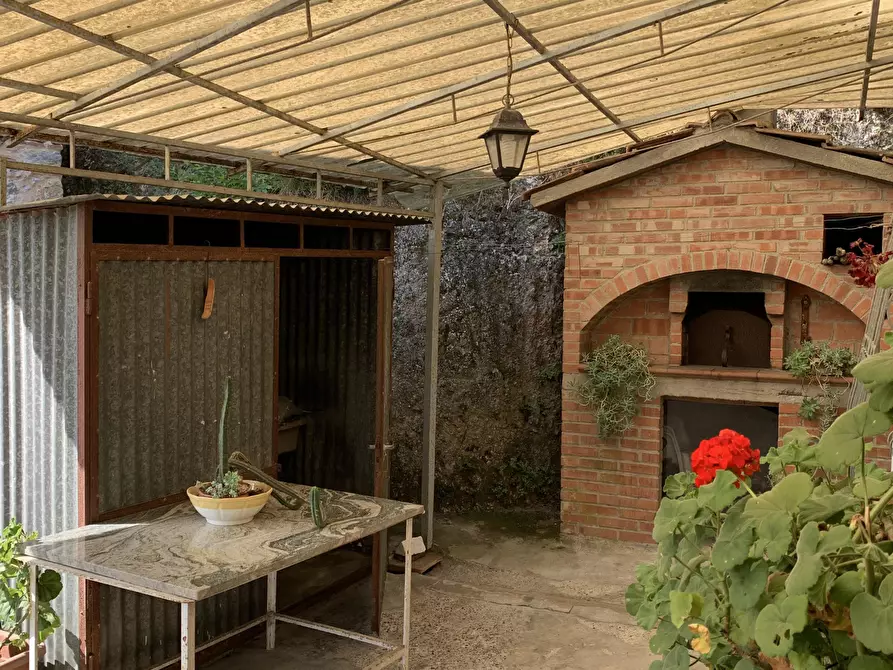 Immagine 9 di Rustico / casale in vendita  a Camaiore