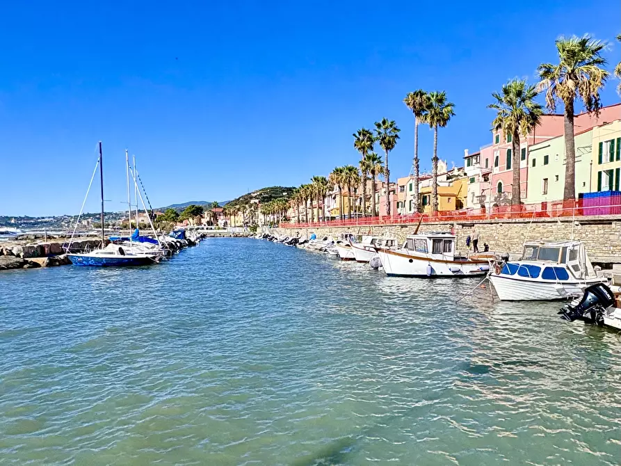 Immagine 41 di Monolocale in vendita  in Via Allavena a Riva Ligure