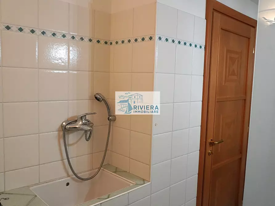 Immagine 45 di Villa in vendita  in Via Giulio Cesare 2 a Santo Stefano Al Mare