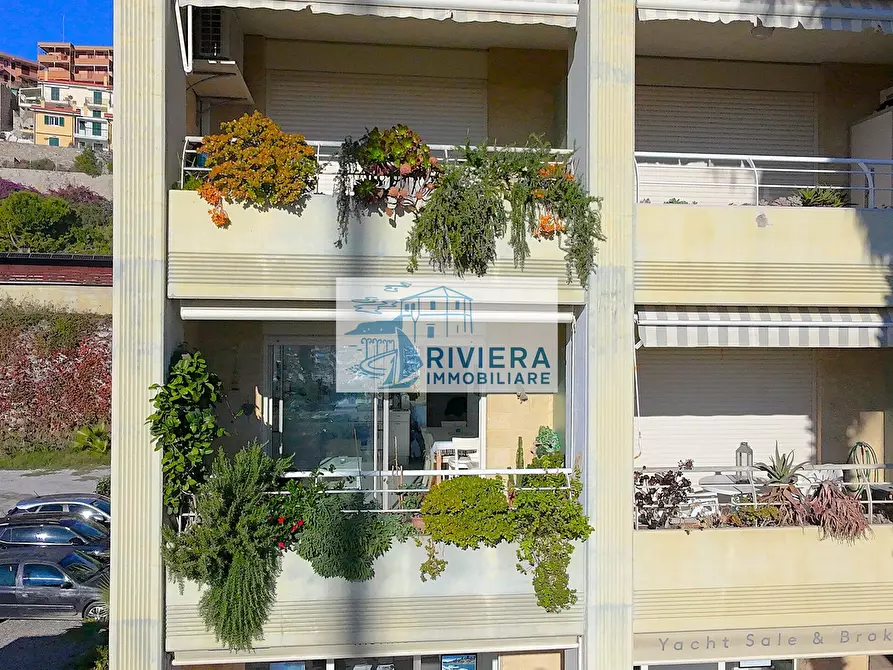 Immagine 24 di Bilocale in vendita  in Via Gianni Cozzi 1 a Santo Stefano Al Mare