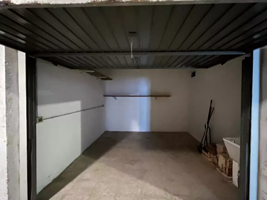 Immagine 30 di Trilocale in vendita  in Via Giangiulio Adamo 46 a Lanciano