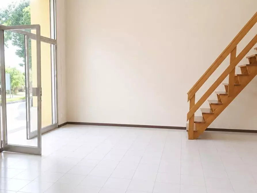 Immagine 5 di Pentalocale in vendita  in Viale delle Rose 19 a Lanciano