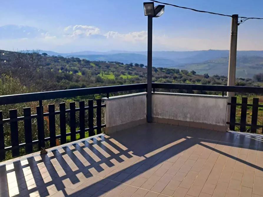 Immagine 11 di Quadrilocale in vendita  in Via Moscete 31 a Castel Frentano