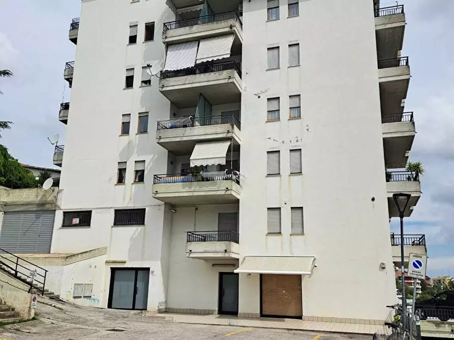 Immagine 1 di Locale commerciale in vendita  a Lanciano