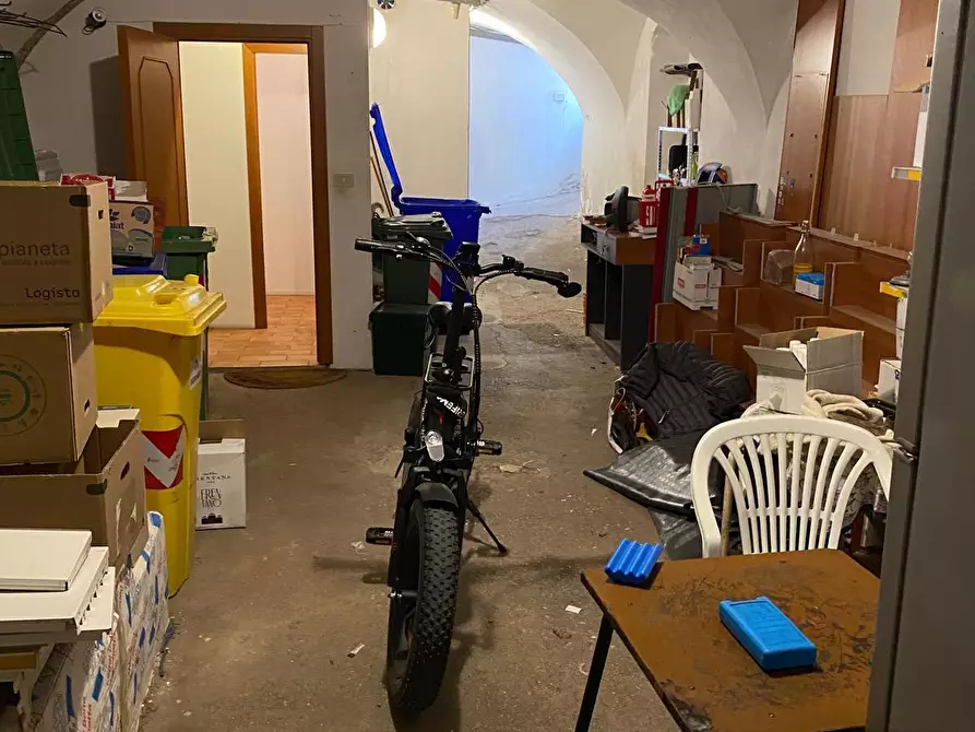 Immagine 14 di Locale commerciale in vendita  in piazza san giorgio 4 a Treglio