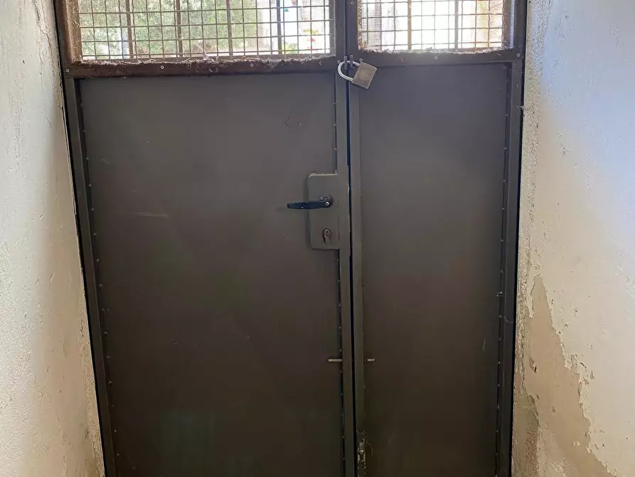 Immagine 19 di Locale commerciale in vendita  in piazza san giorgio 4 a Treglio