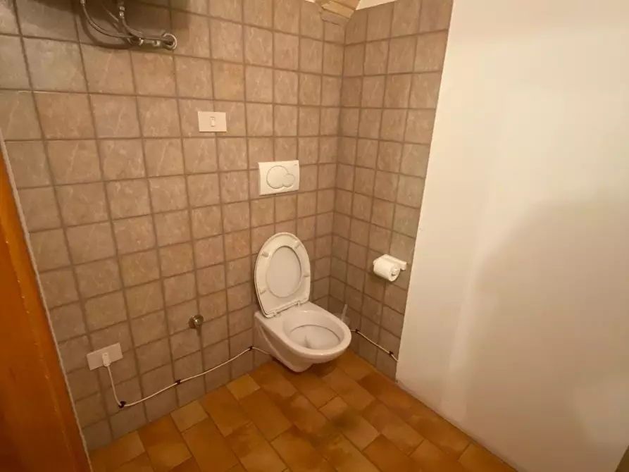 Immagine 8 di Locale commerciale in vendita  in piazza san giorgio 4 a Treglio