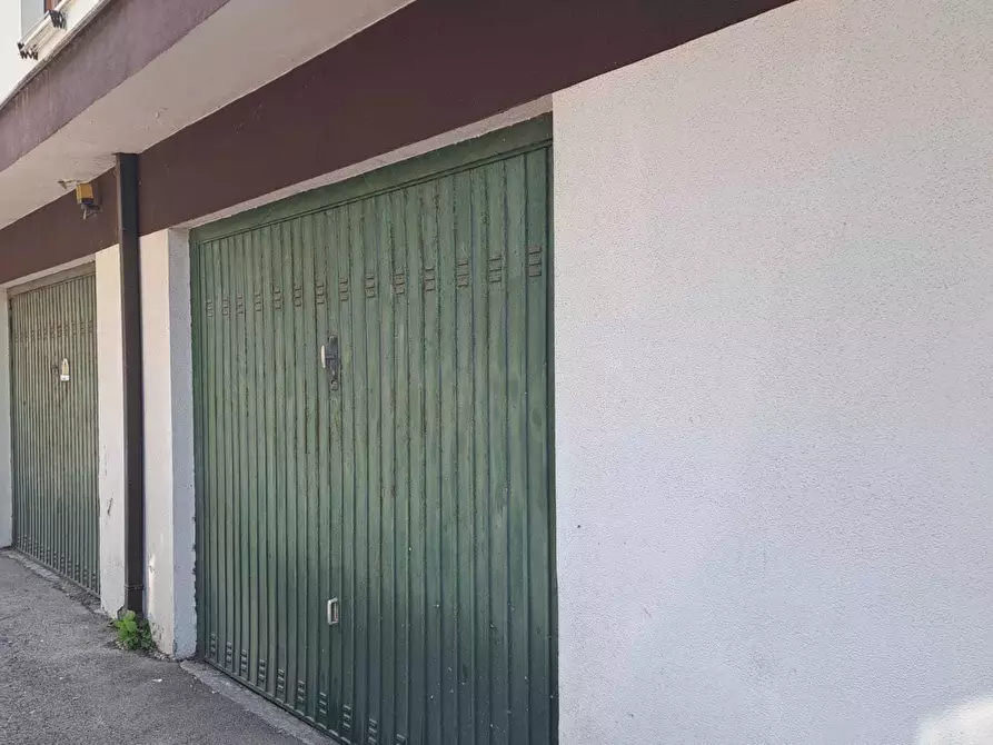 Immagine 39 di Pentalocale in vendita  in Via Martiri VI Ott. 73A a Lanciano