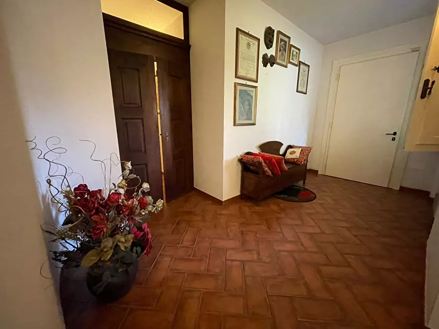 Immagine 8 di Villa in vendita  in via pasubio 33 a Cecina