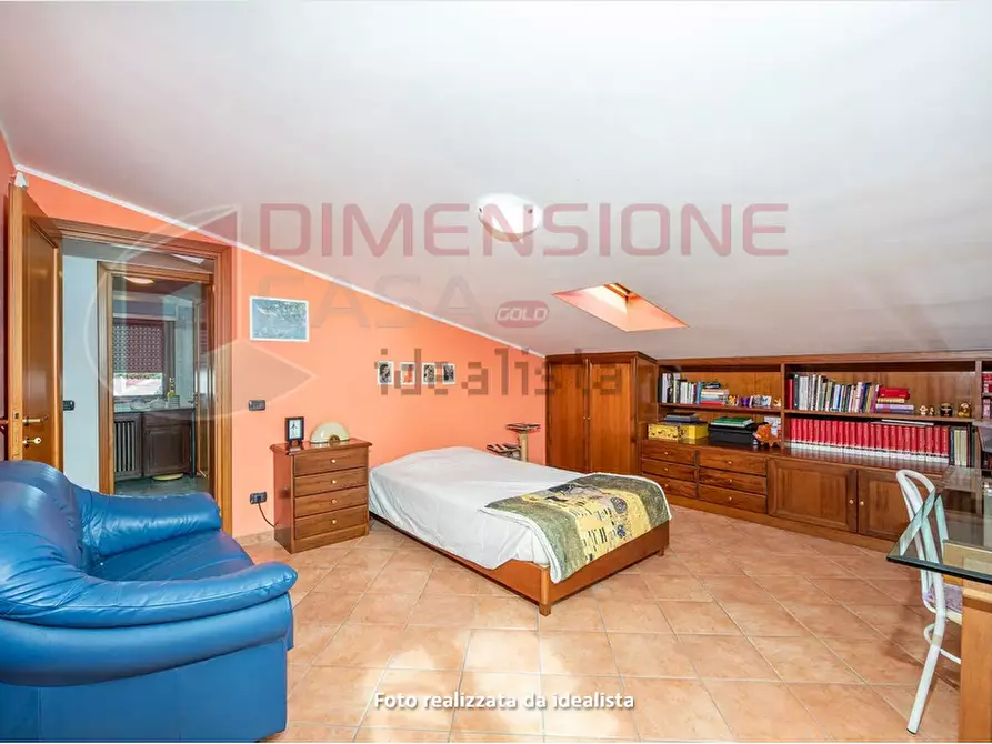 Immagine 19 di Quadrilocale in vendita  in Via delle due torri a Roma