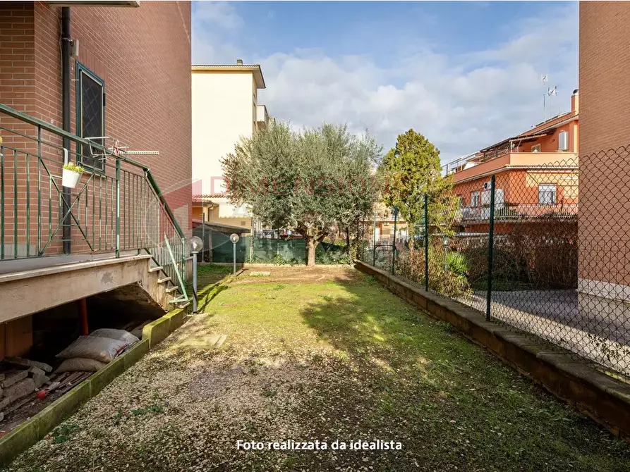 Immagine 21 di Trilocale in vendita  in VIA DEL FOSSO DELL'OSA a Roma