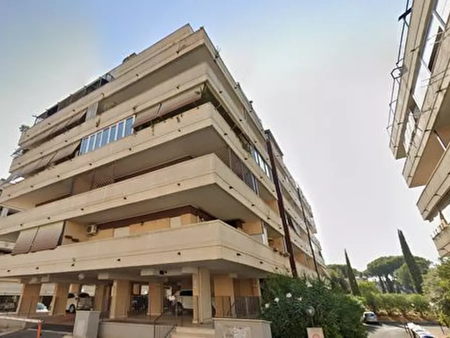 Immagine 4 di Trilocale in vendita  a Roma