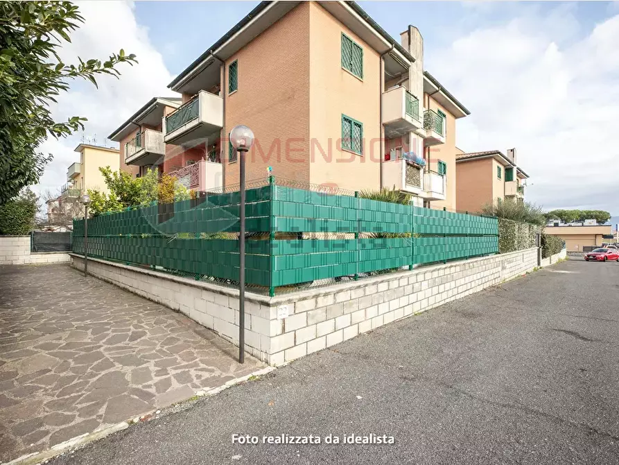 Immagine 27 di Trilocale in vendita  in VIA DEL FOSSO DELL'OSA a Roma