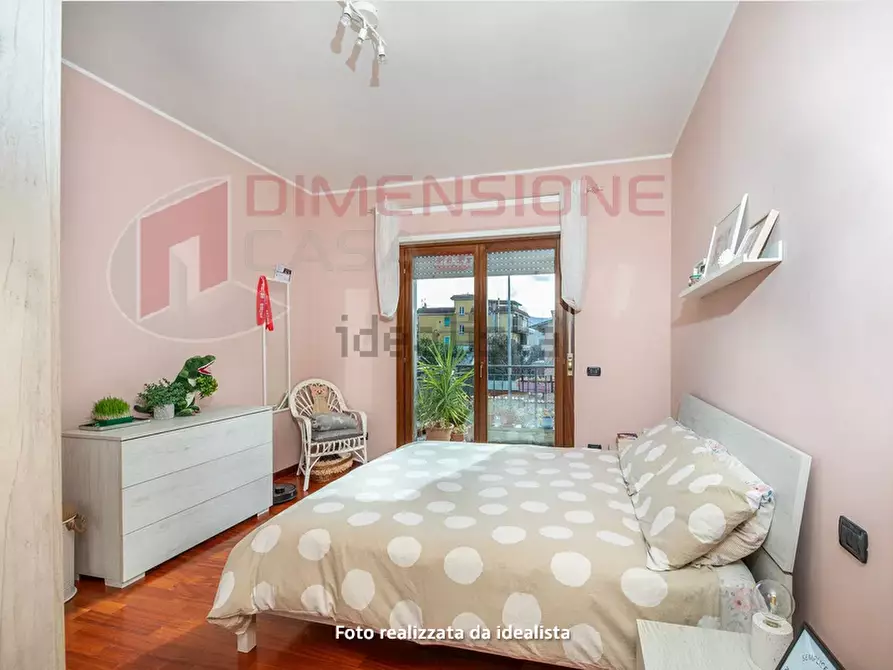 Immagine 10 di Quadrilocale in vendita  in Via delle due torri a Roma