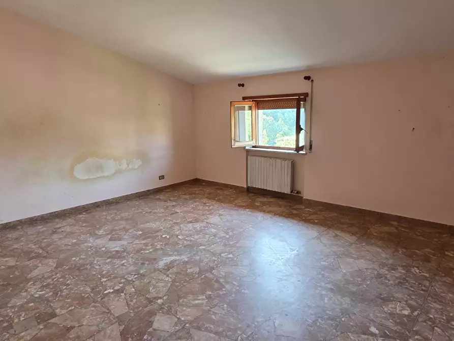Immagine 53 di Palazzo in vendita  in Via Giovanni Pascoli 18 a Morlupo