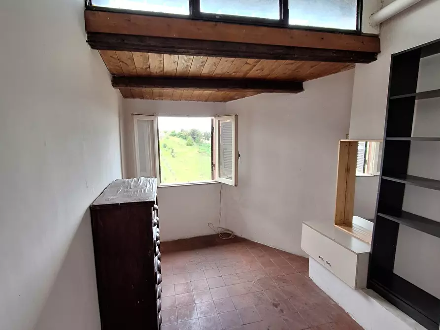 Immagine 5 di Locale commerciale in vendita  in Corso Umberto I 75 a Morlupo