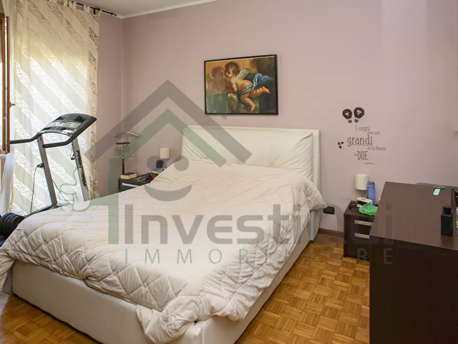 Immagine 15 di Quadrilocale in vendita  in Via Battitore 67 a Ciriè