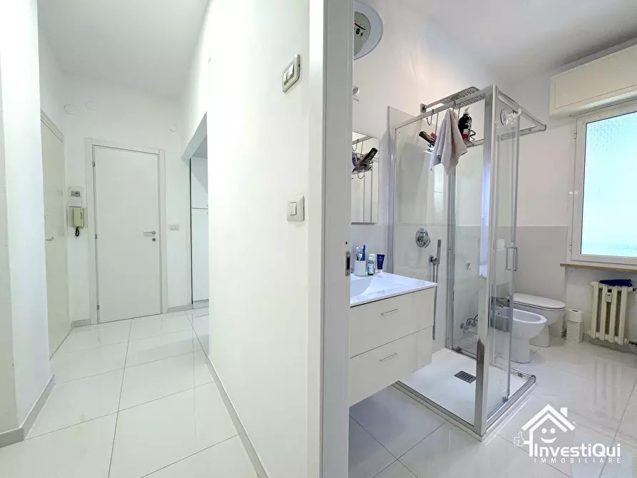 Immagine 22 di Bilocale in vendita  in Viale della Repubblica 91 a Pietra Ligure