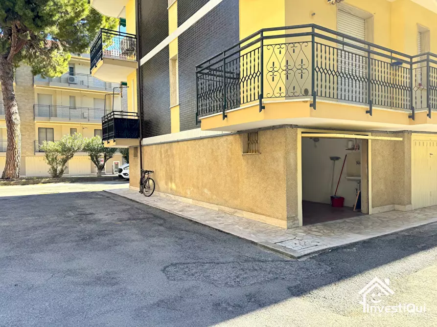 Immagine 26 di Bilocale in vendita  in Viale della Repubblica 91 a Pietra Ligure