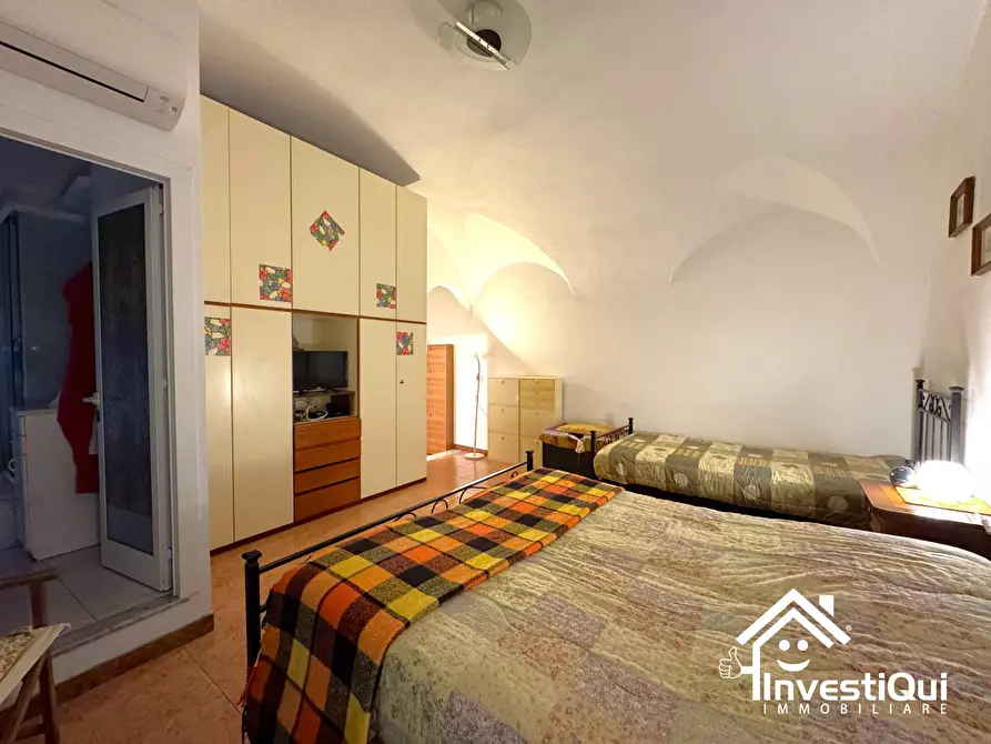 Immagine 15 di Bilocale in vendita  in Via Giobatta Chiappe 34 a Pietra Ligure