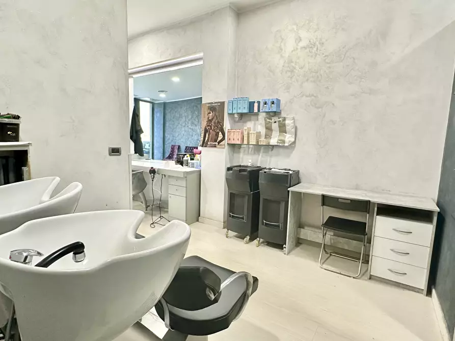 Immagine 8 di Attività commerciale in vendita  in Corso Vercelli 388 a Torino