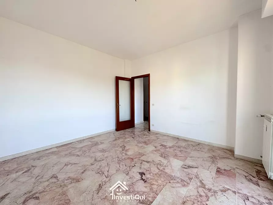 Immagine 22 di Bilocale in vendita  in Viale Riviera 22 a Pietra Ligure