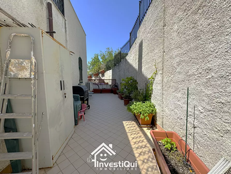 Immagine 16 di Bilocale in vendita  in Via N. Paganini 46 a Pietra Ligure