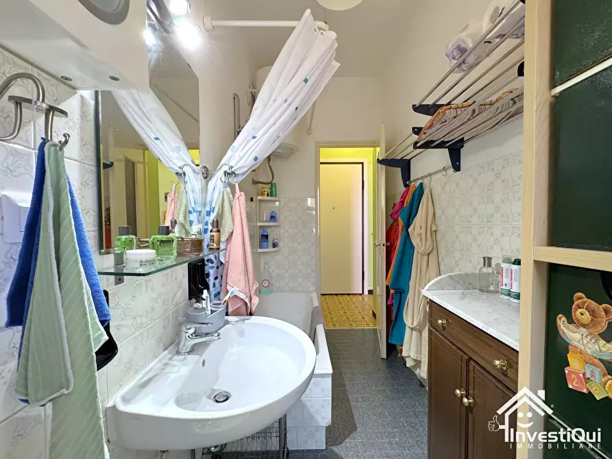 Immagine 30 di Bilocale in vendita  in Via Eugenio Montale 21 a Pietra Ligure