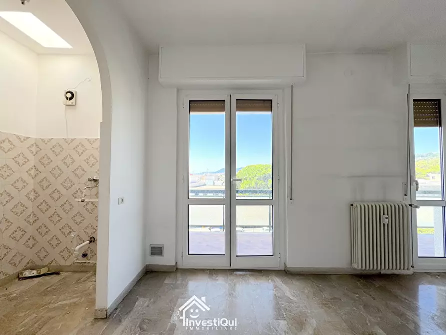 Immagine 7 di Bilocale in vendita  in Viale Riviera 22 a Pietra Ligure