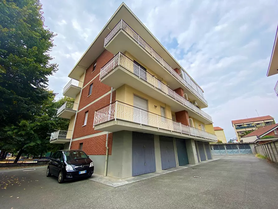 Immagine 3 di Garage in vendita  in Via Generale Gazzera 30 a Ciriè