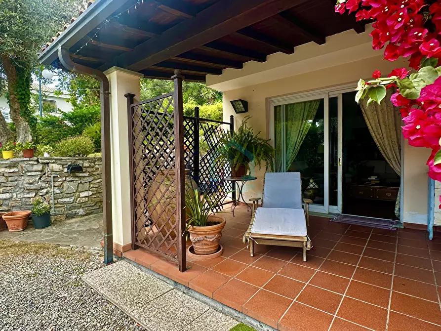 Immagine 5 di Villa in vendita  in Viale Vittorio Veneto 31 a Imperia