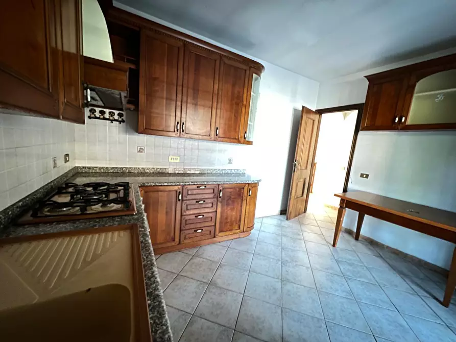 Immagine 14 di Casa trifamiliare in vendita  in Via Svetonio 73 a Guidonia Montecelio