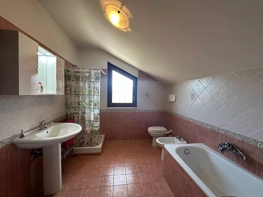 Immagine 14 di Villa in vendita  in Via GuidoReni a Guidonia Montecelio