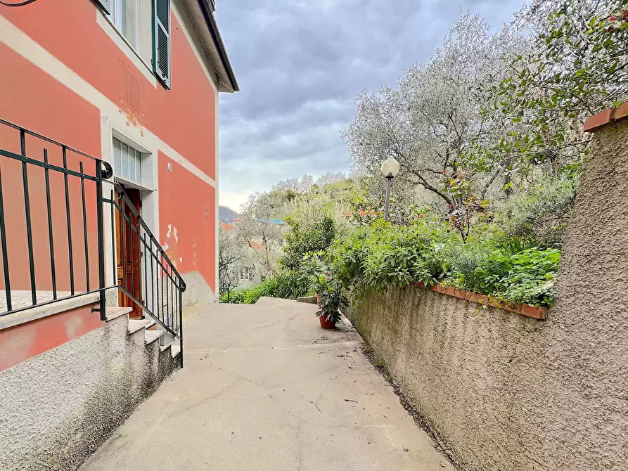 Immagine 22 di Casa bifamiliare in affitto  a Leivi