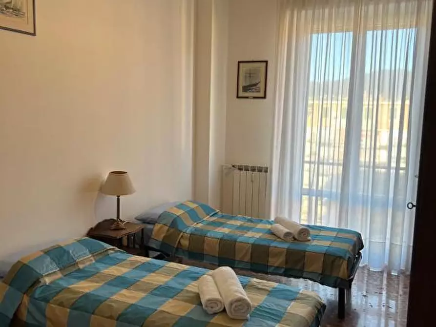 Immagine 13 di Trilocale in affitto  a Lavagna