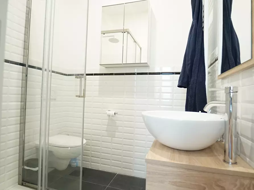 Immagine 15 di Trilocale in affitto  a Chiavari