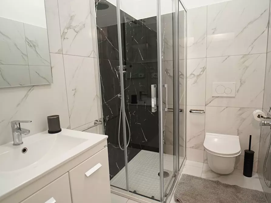 Immagine 14 di Trilocale in affitto  a Chiavari