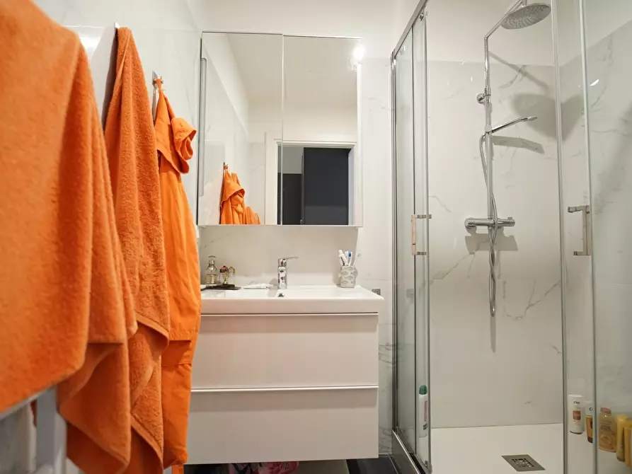 Immagine 21 di Trilocale in affitto  a Chiavari