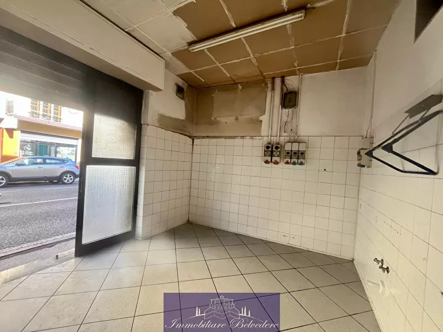 Immagine 8 di Locale commerciale in vendita  in Via Corbinaie a Scandicci