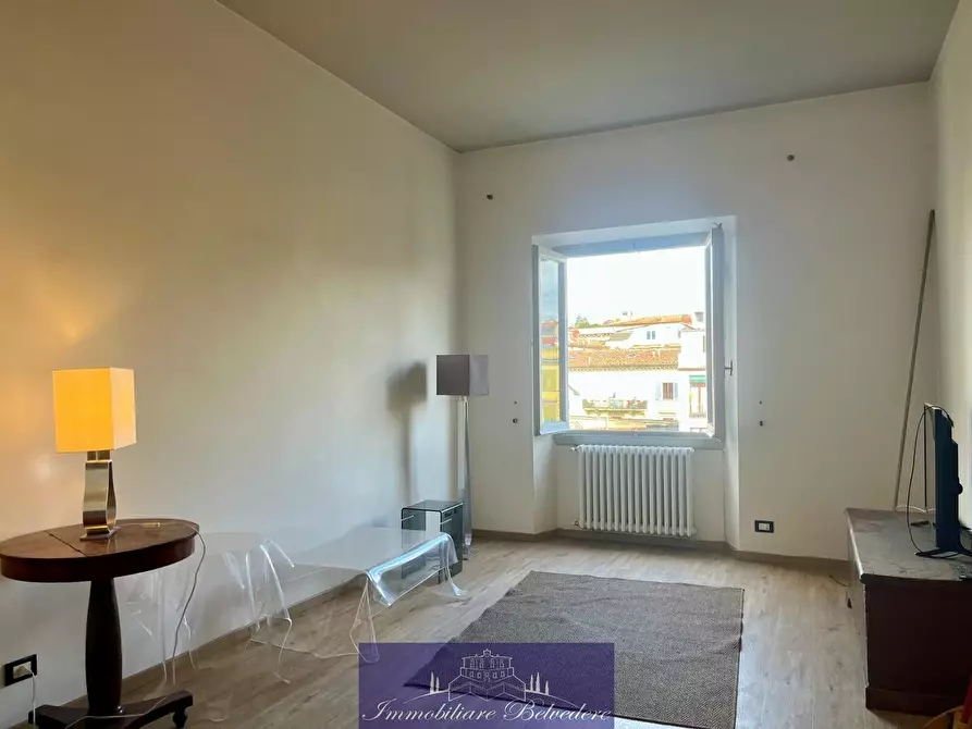 Immagine 1 di Quadrilocale in affitto  in Lungarno Vespucci a Firenze