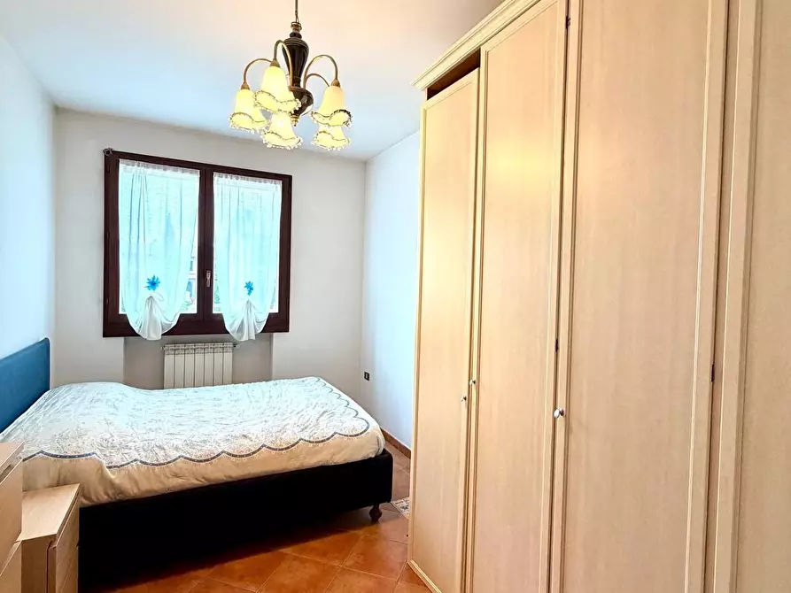 Immagine 10 di Appartamento in vendita  in Via del Giglio a Campi Bisenzio