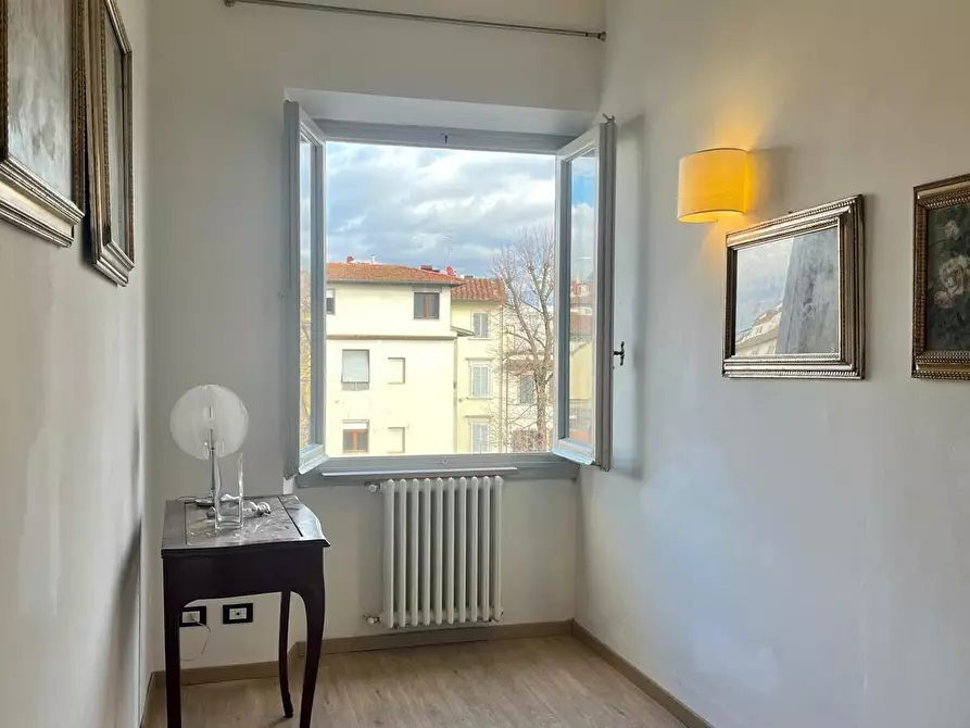 Immagine 17 di Quadrilocale in affitto  in Lungarno Vespucci a Firenze