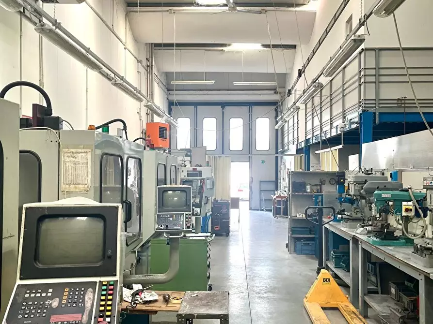 Immagine 5 di Capannone industriale in vendita  in Via Castronella a Campi Bisenzio