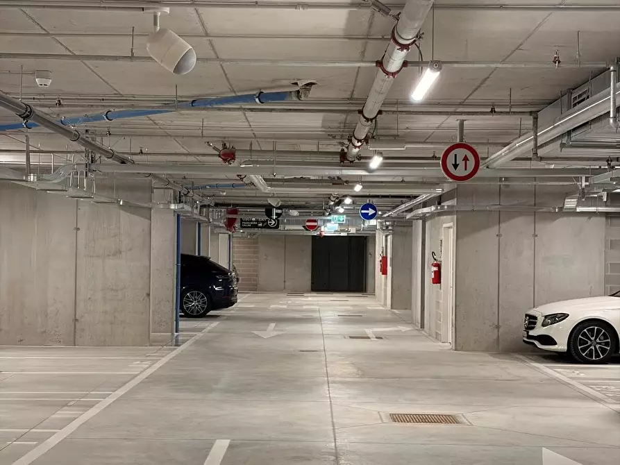 Immagine 6 di Garage in affitto  in Via Solferino a Firenze