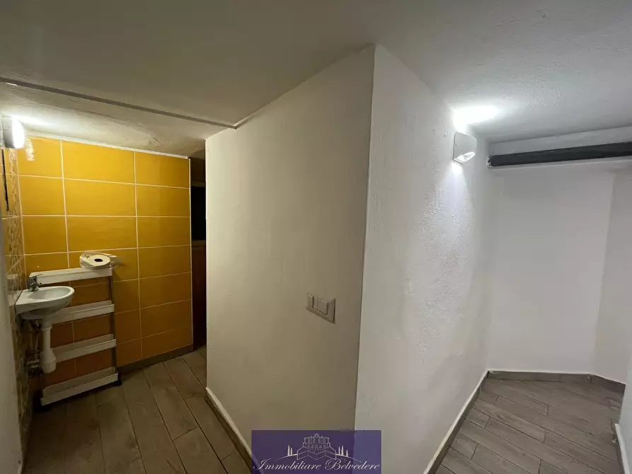 Immagine 7 di Laboratorio in affitto  in Via Baracca a Firenze