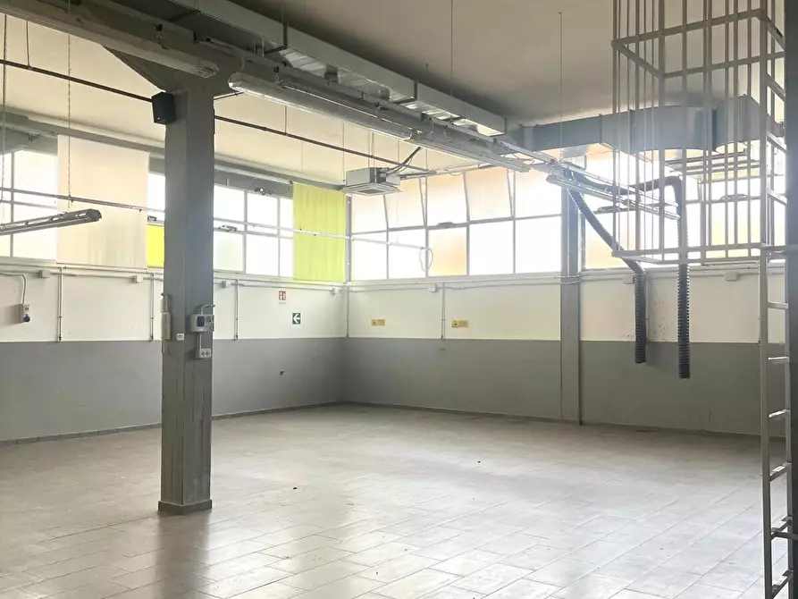 Immagine 7 di Laboratorio in vendita  in Via A. Meucci a Bagno A Ripoli