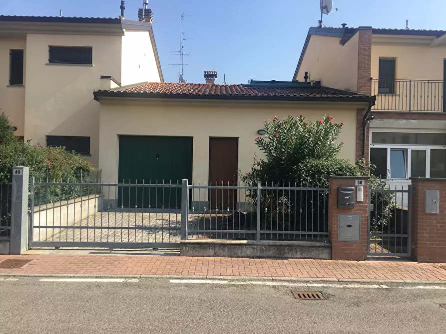 Immagine 1 di Villetta a schiera in affitto  in Via dei Celti a Castelfranco Emilia